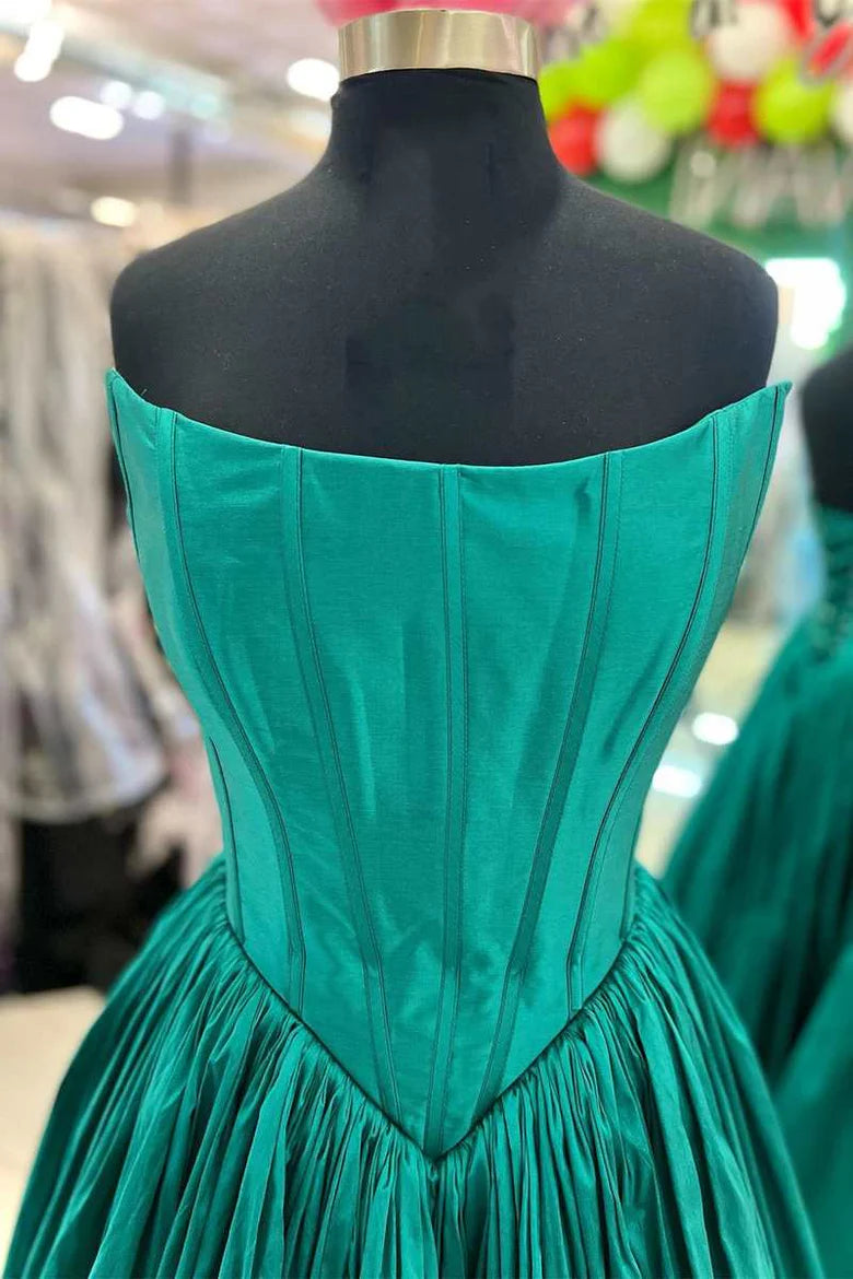 Vestido de fiesta de corte A sin tirantes y espalda con cordones